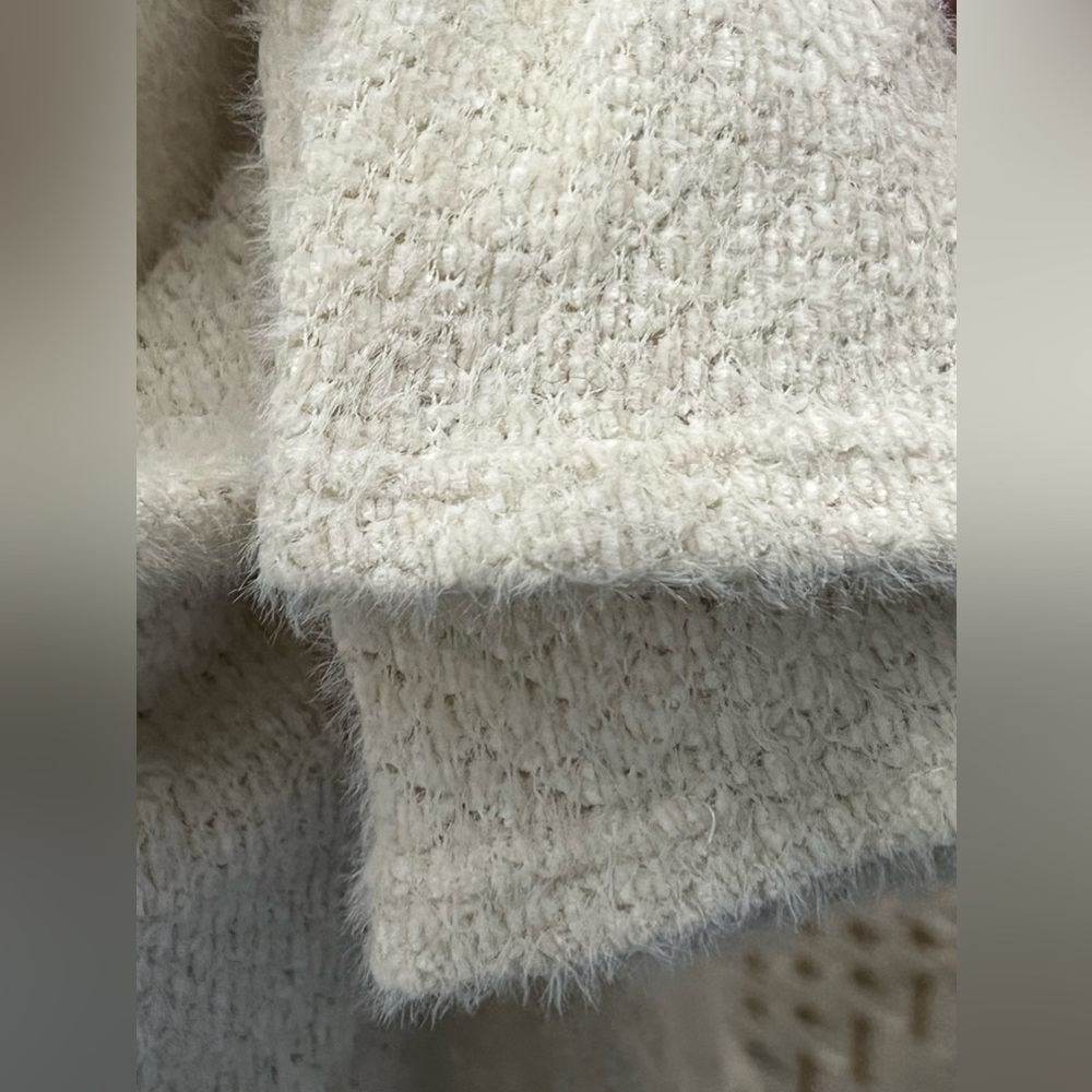 Cream Color Sweater - Picture 5 of 7